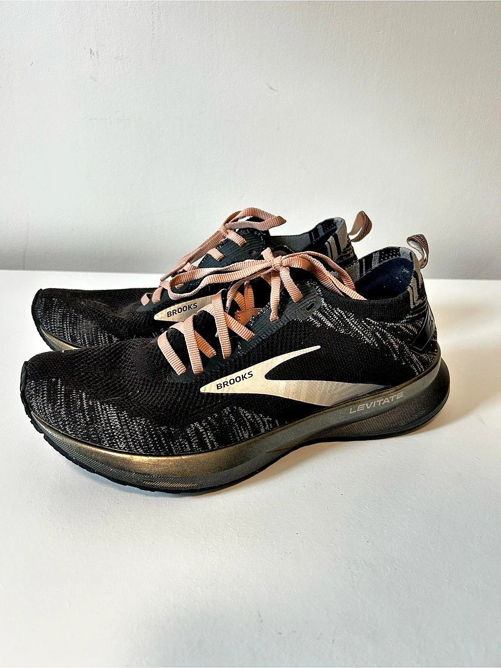 Brooks Levitate StealthFit 5 Women's Black & Pink US 8.5